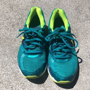 ASICS Running Shoes GT-2000